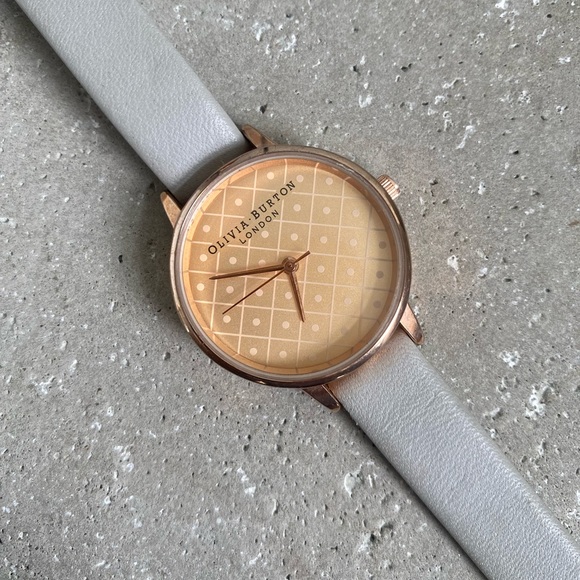 Olivia Burton 30 mm - Picture 1 of 7